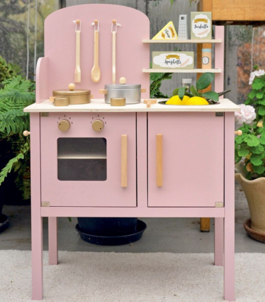 Jabadabado: Дървена детска кухня в розов цвят с тенджери