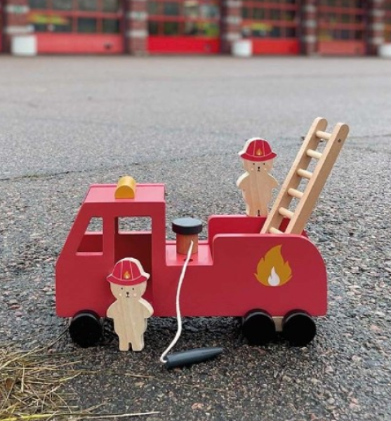 Jabadabado: Дървена пожарна кола
